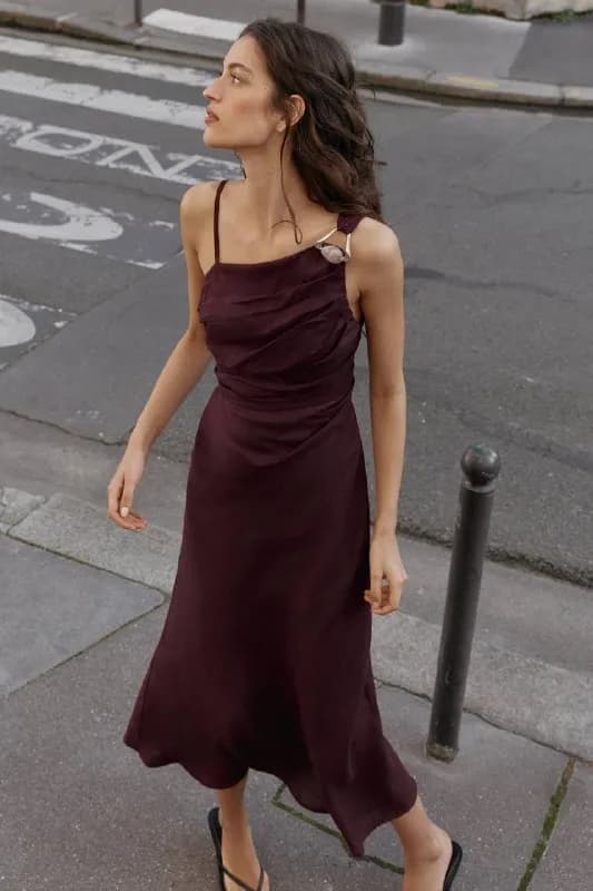 Zara, шикарное, лен 100%, качество топ, очень обидно купила последнюю М пришла домой, а она в груди — Батуми