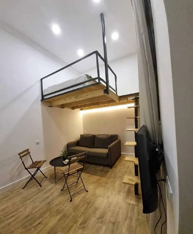 🏠 #Сдаётся двухуровневая квартира студия в Старом Городе: — Батуми — 350 $