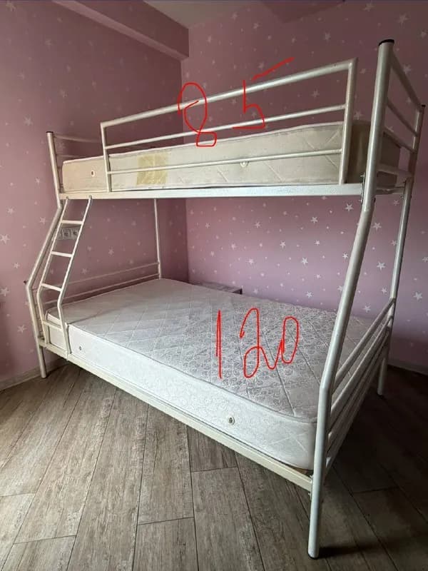 200 лари — Тбилиси — 200 ₾
