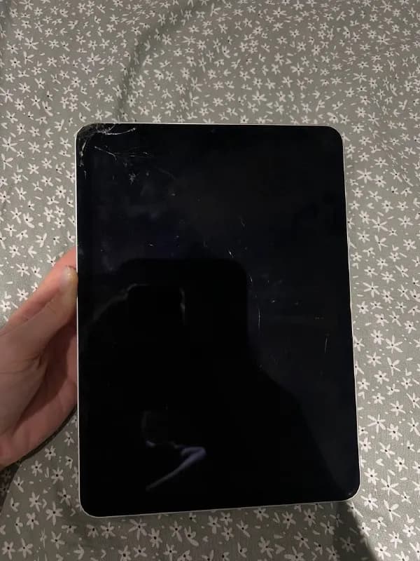 iPad 10-го поколения, 64 ГБ, серый 🩶 — Батуми — 700 ₾