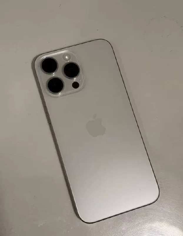 iPhone 15 Pro Max — 256 GB 87% 🔋 — Батуми — 1 720 ₾