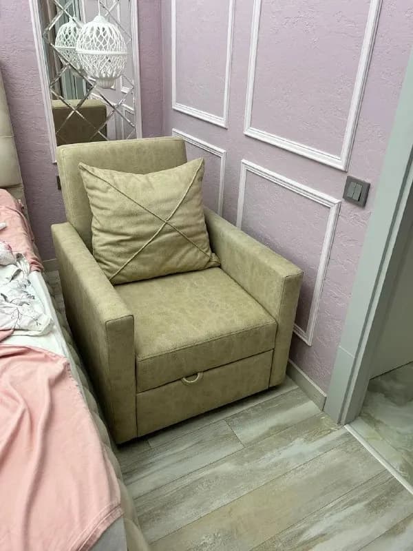 3 месяца, спал маленький ребенок. Не продавлено, без пятен и потертостей. Состояние идеальное. — Батуми — 750 ₾