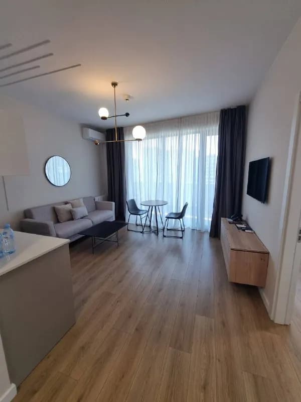 1+1 #первая линия #вид на бассейн — Батуми — 700 $