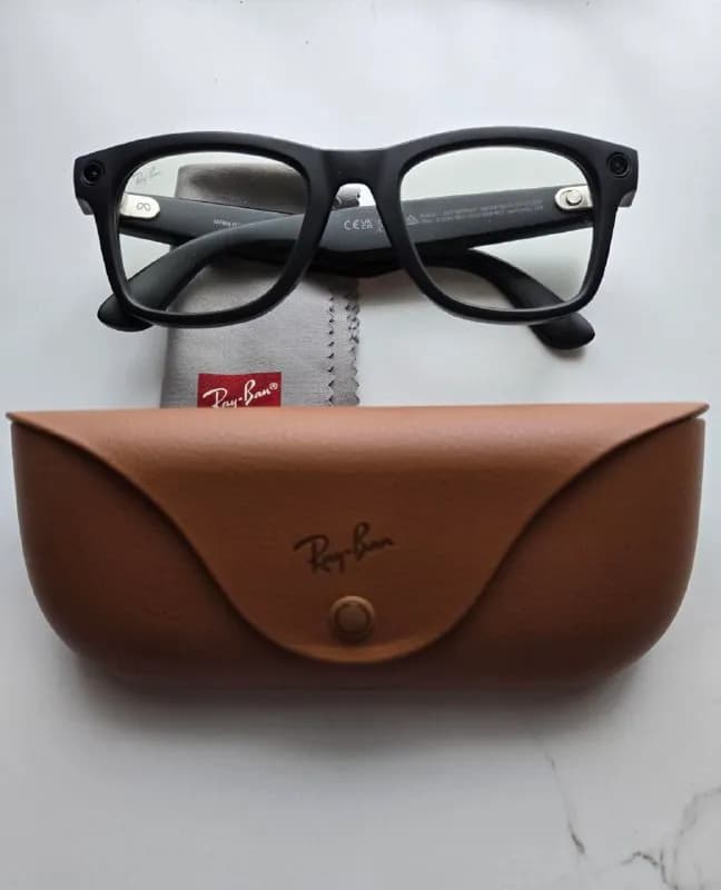 Ray-Ban Wayfarer Gen 2 Matte Black. Топ, дорогие стекла с автозатемнением. — Батуми — 1,100 ₾
