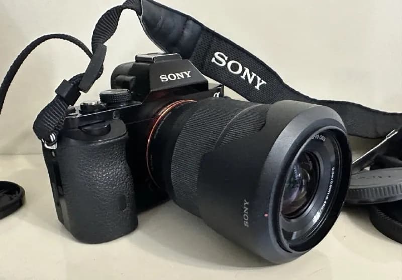 Sony α7 (ILCE-7) + Sony FE 28–70mm OSS — Батуми — 1 450 ₾