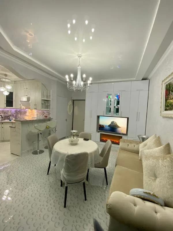 1+1 с дорогим ремонтом и шикарным видом на город — Батуми — 750 $