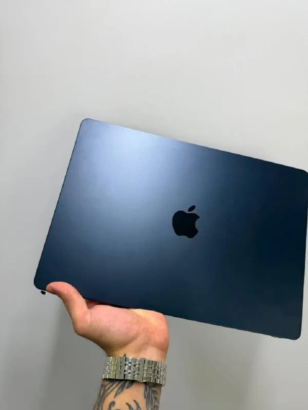 MacBook A3114. Полностью рабочая, не подошла по модели. Проверки на месте — Батуми