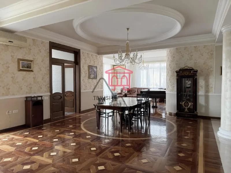 3 Балкона. Есть свой гараж 🅿️ — Тбилиси — 2 400 $