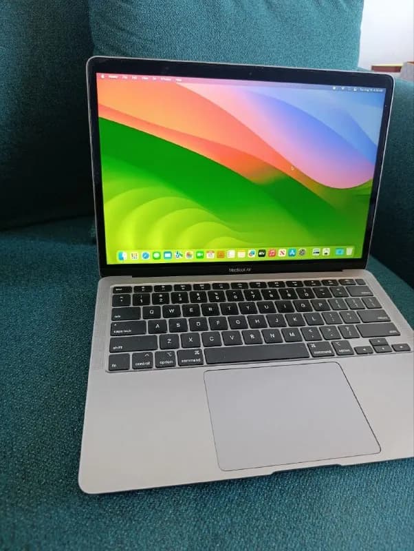MacBook Air 13″ Retina 2020 — Батуми — 1 050 ₾