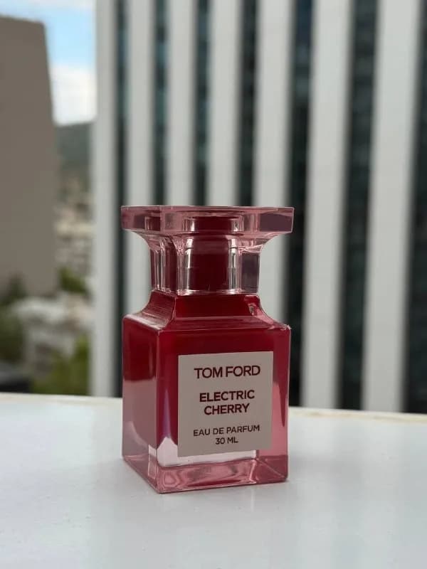 1) Tom Ford — Electric Cherry — Тбилиси — 400 ₾