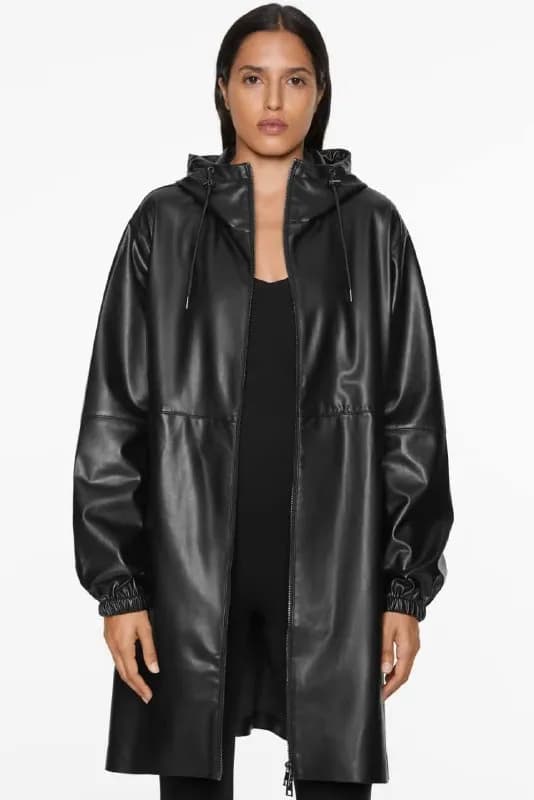 OYSHO / Ойшо / Плащ — Батуми — 150 ₾