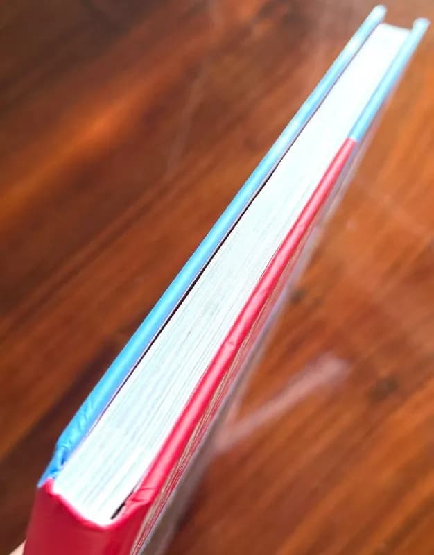 Книга «Намедни» с автографом — Батуми — 300 ₾