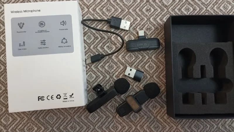 2 беспроводных микрофона, приёмник type-c, два переходника USB/Type-C — Батуми — 50 ₾