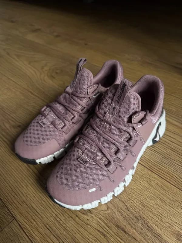 Nike Metcon 5. Отлично подойдут для тренировок за счет поддержки свода стопы. Размер eur 38, на стоп — Батуми — 240 ₾