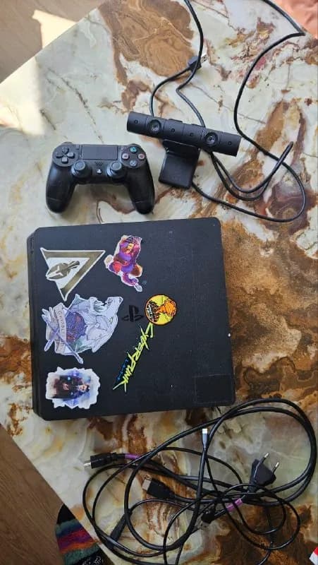 PS4 slim 2018 года — Тбилиси — 350 ₾