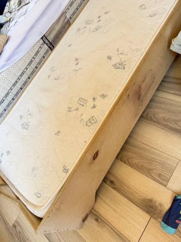 3-7 лет 150 лари матрац надо почистить, но на нем почти никто не спал — Батуми — 150 ₾