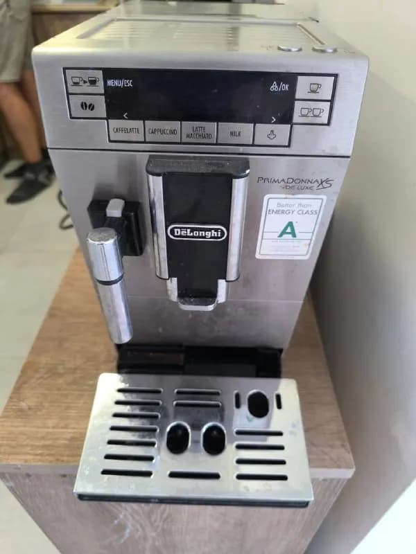 Delonghi Primadonna XS energy class A (+капучинатор в наличии) — 1350 лари — Батуми — 1 350 ₾
