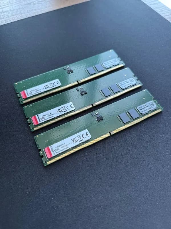 3 планки Kingston DDR5 32gb DIMM (для ПК) 5600 МГц — по 750 лари за штуку — Батуми — 750 ₾