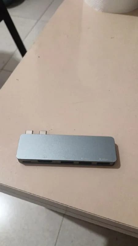 USB-C хаб (концентратор), разработанный специально для ноутбуков Apple MacBook Pro и MacBook Air. [1 — Батуми