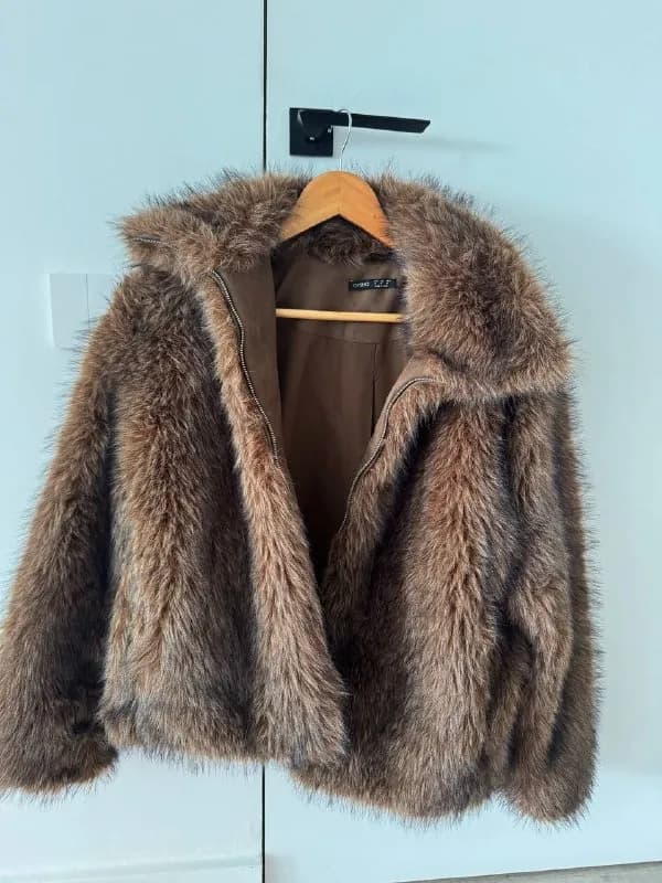 Шуба от Oysho размер M — Батуми — 180 ₾