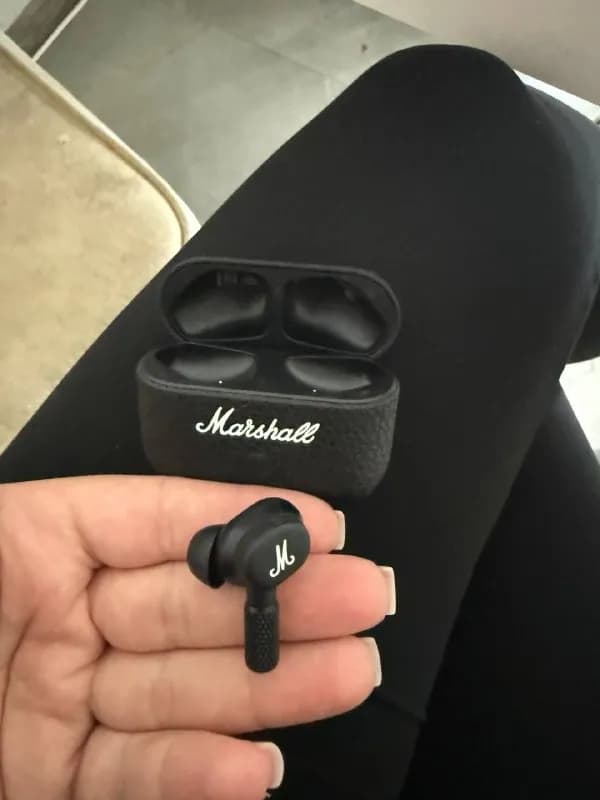 Marshall, РАЕН Ниджерадзе» Новый бульвар. Нашедшему вознаграждение. — Батуми