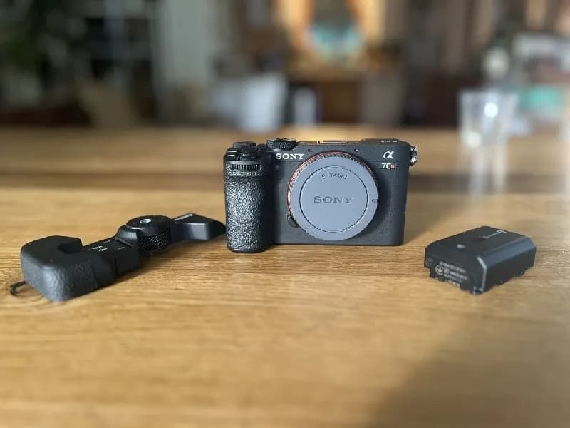Sony A7CR так как просто слишком мало её использую. Камера в состоянии новой, без царапин и загрязне — Батуми