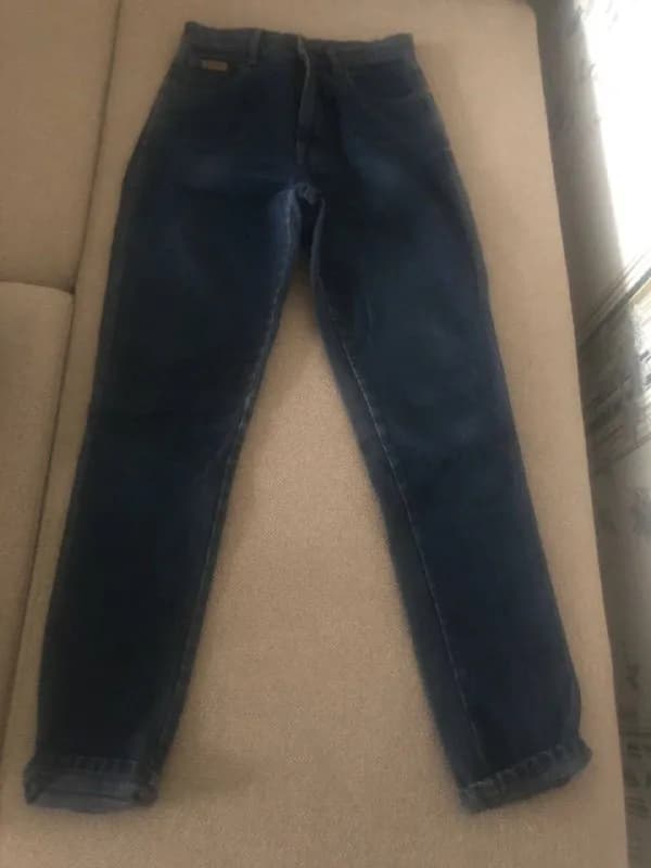Wrangler размер 29-31, 100% cotton. Плотные, не тянутся, без стрейча. В отличном состоянии 45 лари — Батуми — 45 ₾