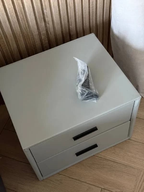 2 прикроватные тумбочки (тумбы) — Батуми — 180 ₾