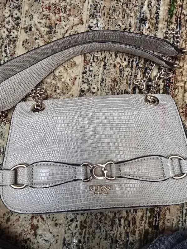 Guess — 100 лари — Батуми — 100 ₾