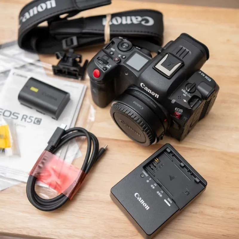 Canon EOS R5 C в отличном состоянии — Батуми — 4200 ₾