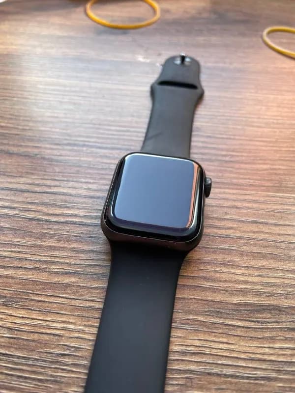Apple Watch Series 4 — Батуми — 98 200 ₾
