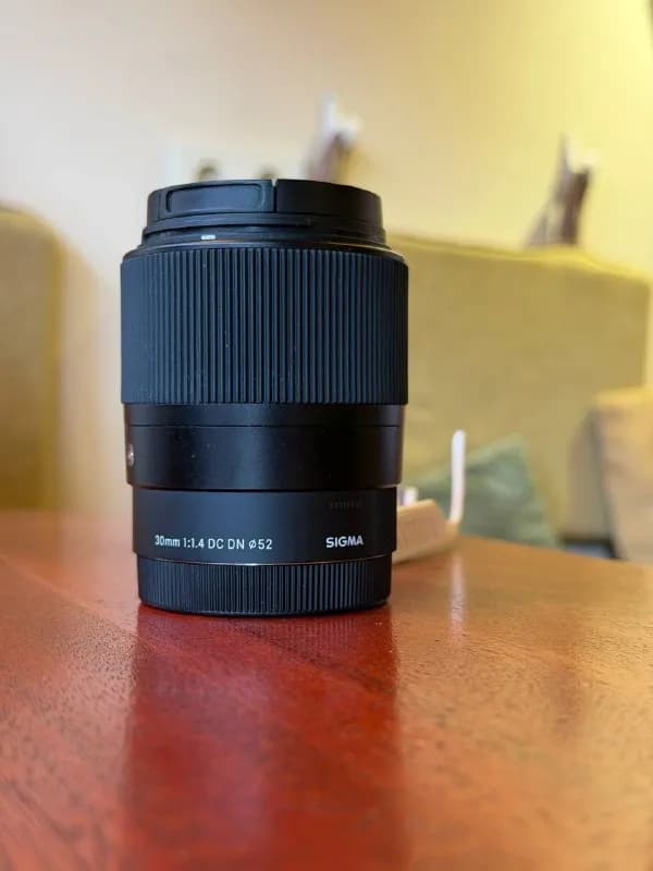 Sigma 30 mm f/1.4 DC DN Contemporary для кроп-камер Sony (подходит для α6300, α6400, a6700, zv-e10, z — Батуми — 900 ₾