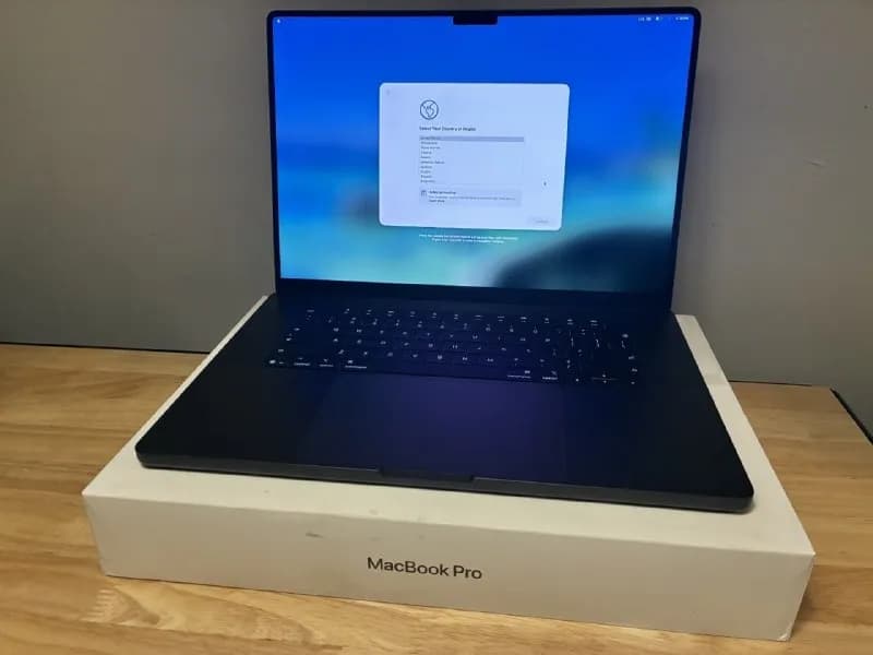 MacBook Pro 16 M5 Pro 24/1TB. Состояние нового (5 циклов) — Батуми — 5,000 ₾