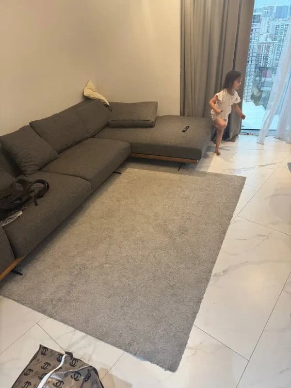 1)Ковер Jusk 160 на 230 — Батуми — 230 270 ₾