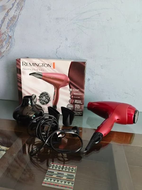 Remington, в отличном состоянии, все насадки, коробка, инструкция, чек в комплекте. Покупался в сент — Тбилиси — 110 ₾