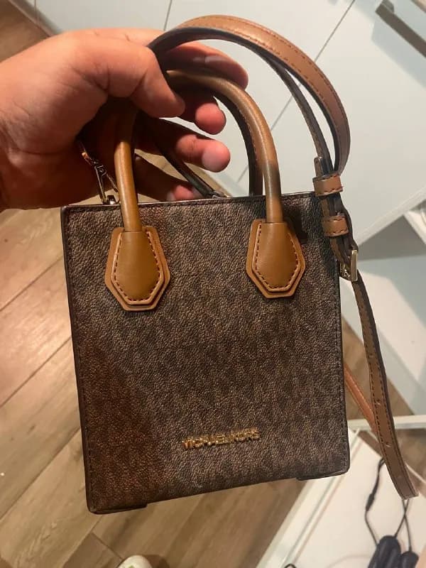 Michael Kors mini tote — цена 100 gel — Тбилиси — 100 ₾