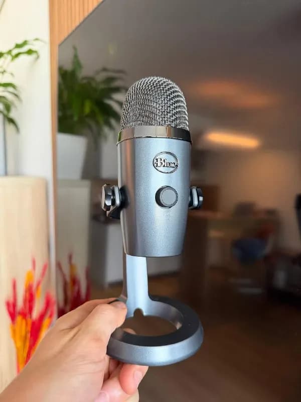 Blue Yeti Nano USB в отличном состоянии. Идеальный для стриминга, подкастов, записи видео, онлайн-ур — Батуми — 200 ₾