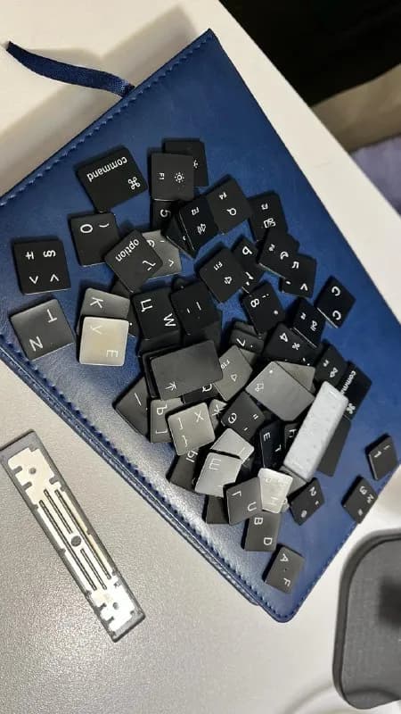 MacBook с американской раскладкой и мучается. Заказывал себе, лежат без дела: — Батуми — 75 ₾