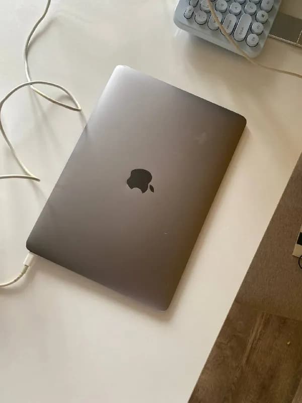 MacBook (Retina, 12-inch, 2017) — 520 gel — Батуми — 520 ₾