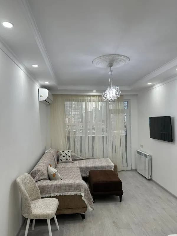 1+1 по улице Лермонтова, 67 — Батуми — 700 $