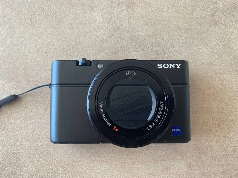Sony RX100 Mk3 — 1000 лари. За исключением потертостей, в идеальном техническом состоянии: всё работ — Батуми — 1 000 ₾