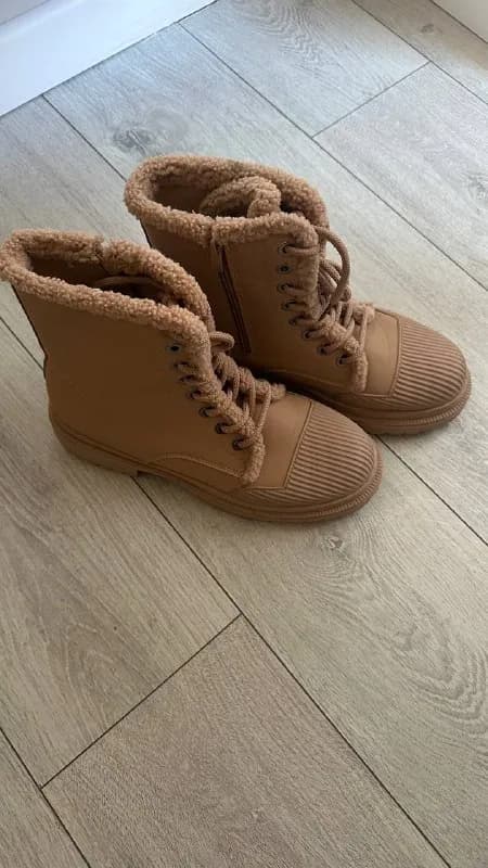 30 лари — Батуми — 30 ₾
