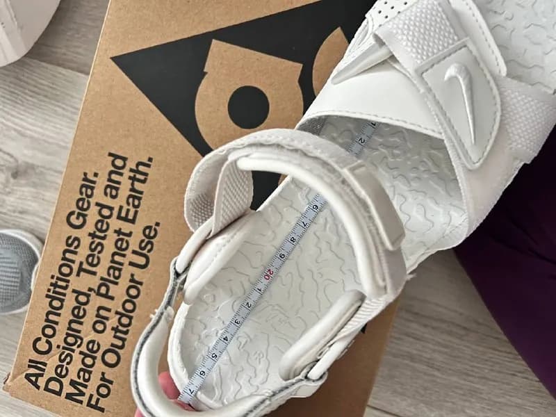 Nike оригинал, абсолютно новые, заказывали из Италии, не подошли по размеру, маломерят. Отдам дёшево — Тбилиси — 120 ₾