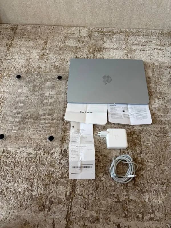 macbook air 13 M4 16/256 — Батуми — 1 100 ₾