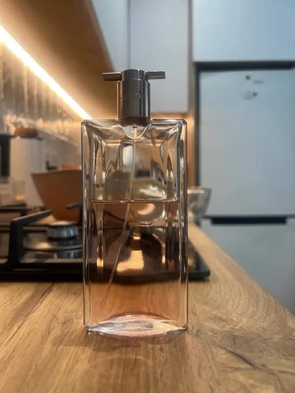 Lancôme парфюм 50 мл, остаток на фото. 90 лари. — Батуми — 90 ₾