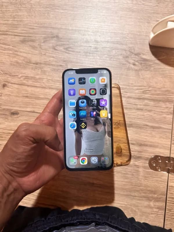 iPhone 12 Pro Max 128 ГБ. Батарея в идеальном состоянии. Экран заменен на оригинальный. Все работает — Батуми — 900 ₾