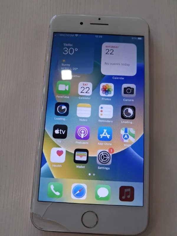 iPhone 8 Plus 256GB — 220 лари — Батуми — 220 ₾
