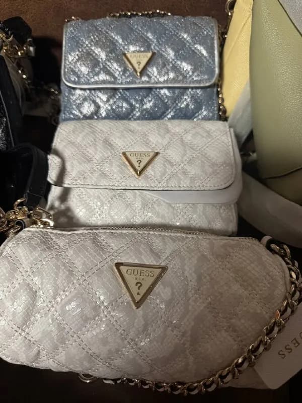 Guess от 200 лари. — Батуми — 200 ₾