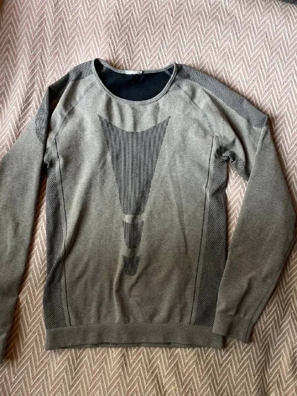 Спортивная кофта, размер S — Батуми — 4 ₾