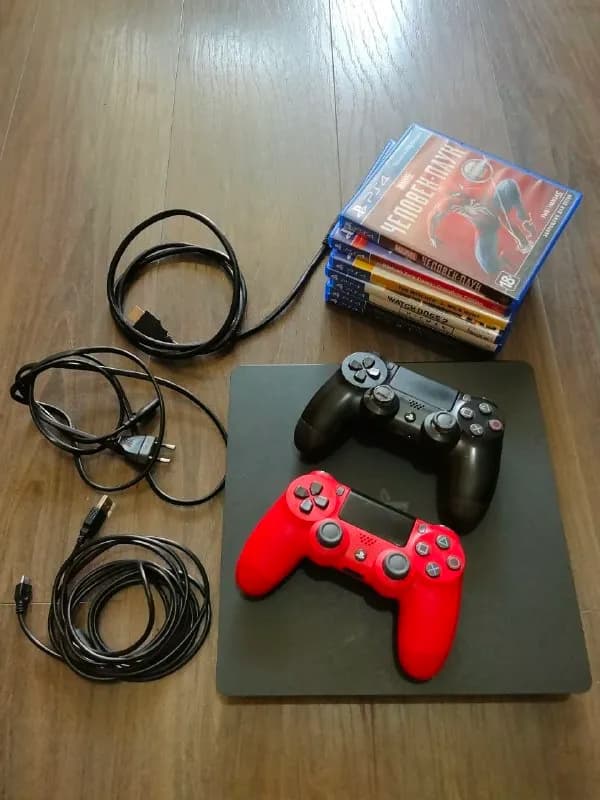 PS4 на 1тб, с 7дисками и двумя джостиками — Тбилиси — 750 ₾